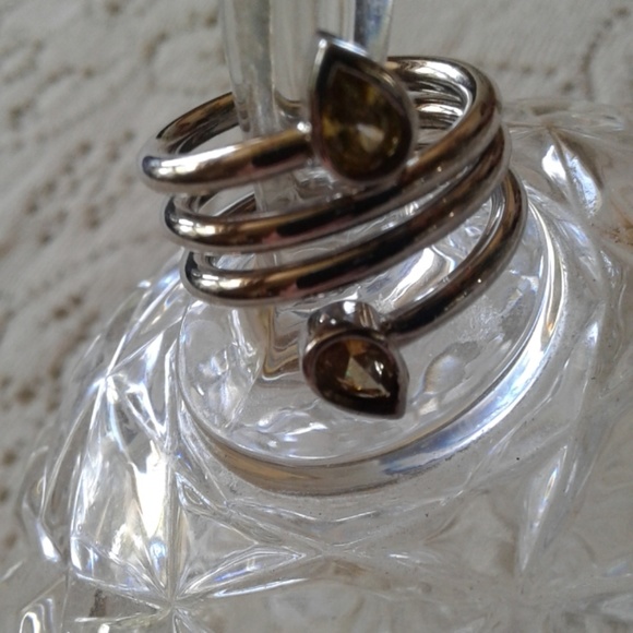 Ring - Picture 2 of 4